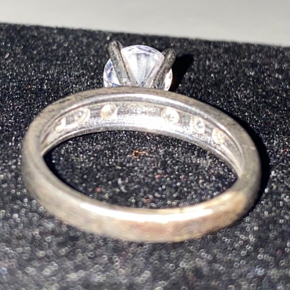 Sterling Silver Cubic Zirconia Engagement Ring With 7 Faceted Stones Stamped 925 - Picture 4 of 16